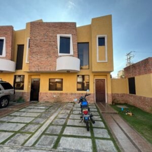 El Manantial Townhouses