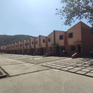 El Manantial Townhouses