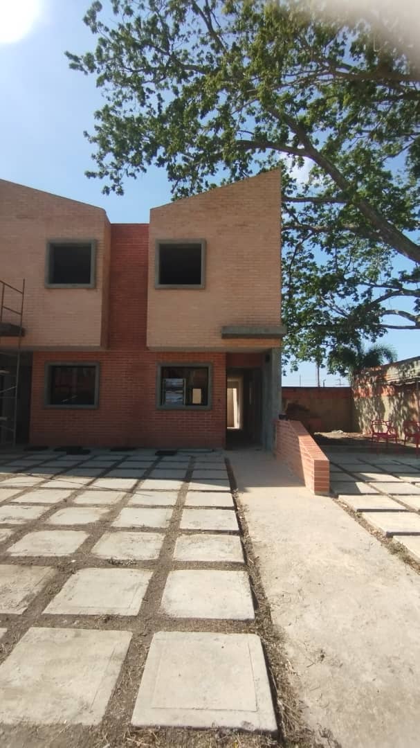 El Manantial Townhouses - Image 2